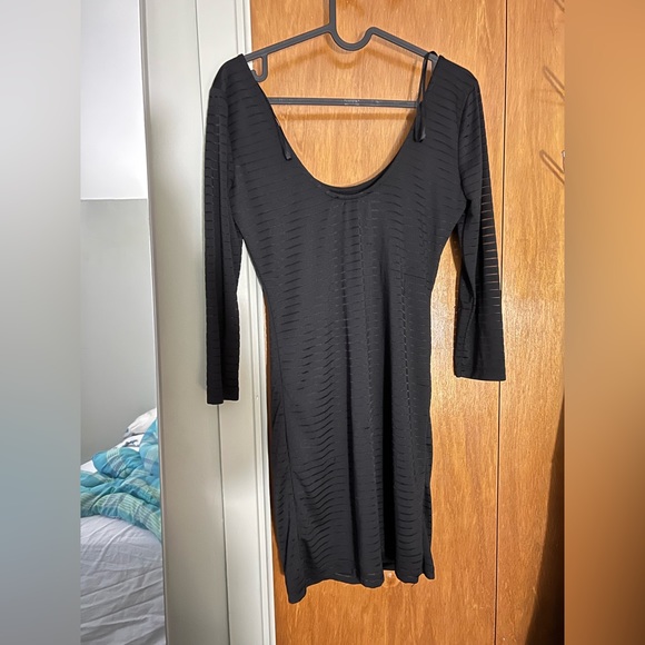 Size small black dress - Picture 1 of 3